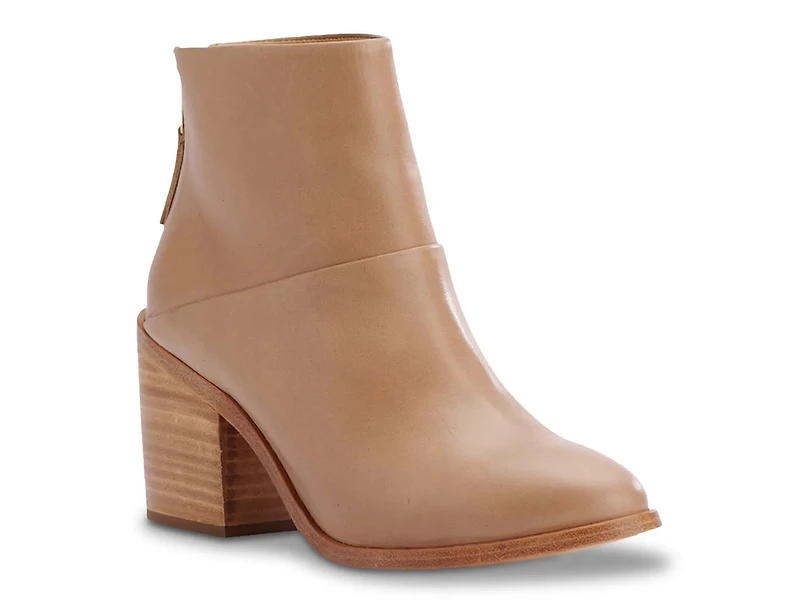Dari Bootie