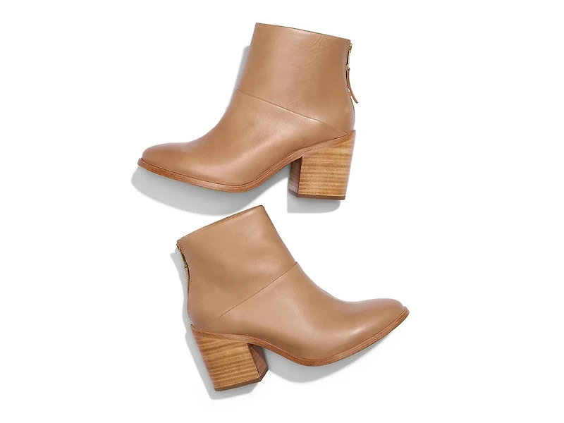 Dari Bootie