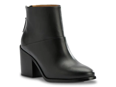 Dari Bootie
