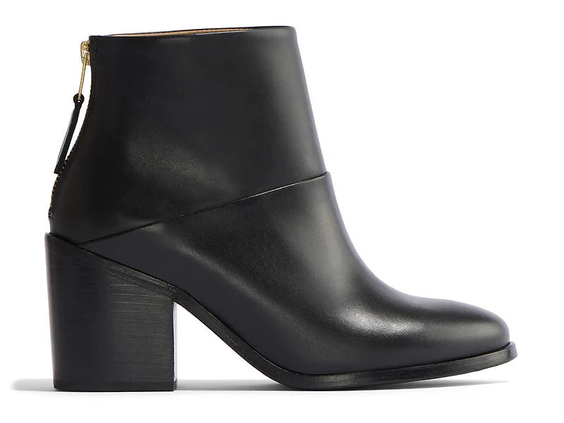 Dari Bootie