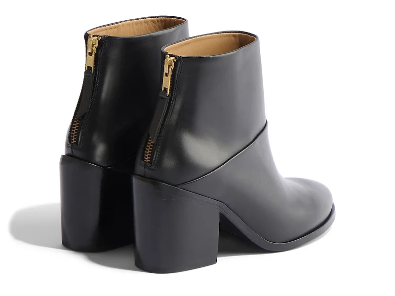 Dari Bootie