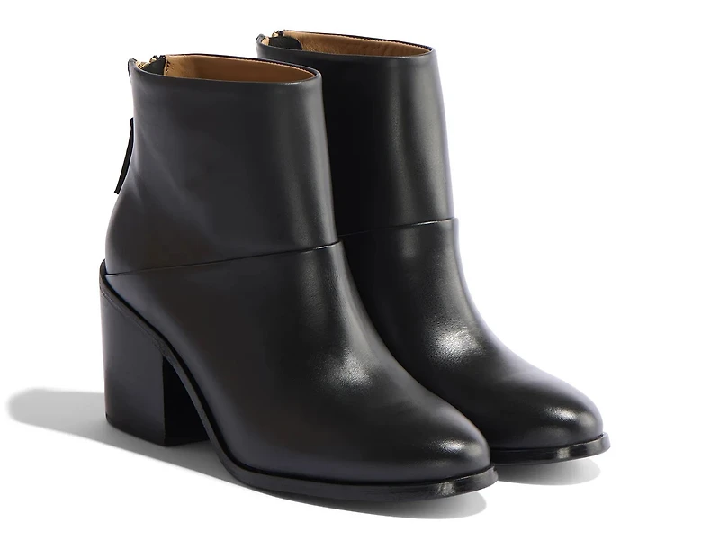 Dari Bootie