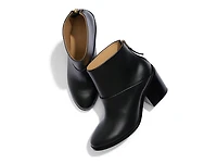 Dari Bootie