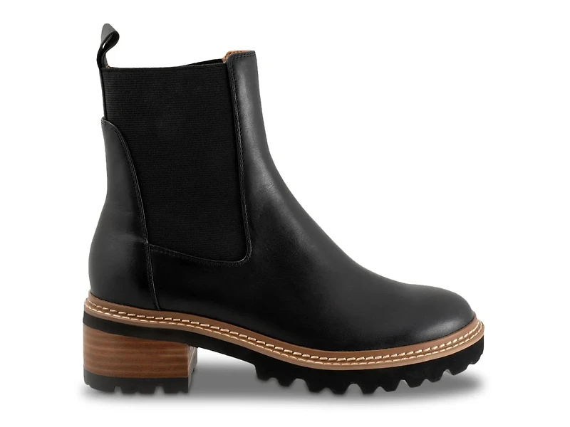 Linear Chelsea Boot