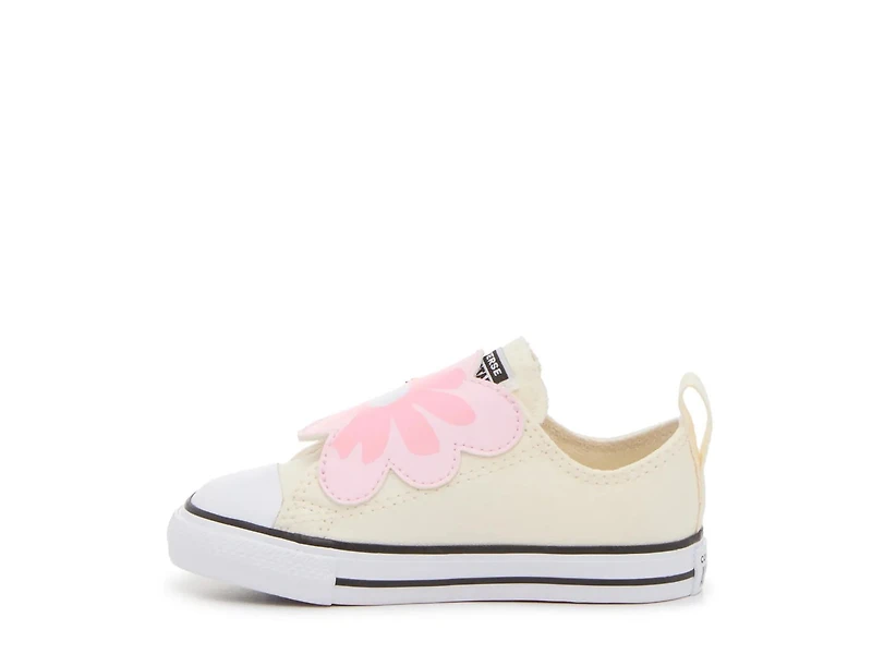 Chuck Taylor All Star Sneaker - Kids'