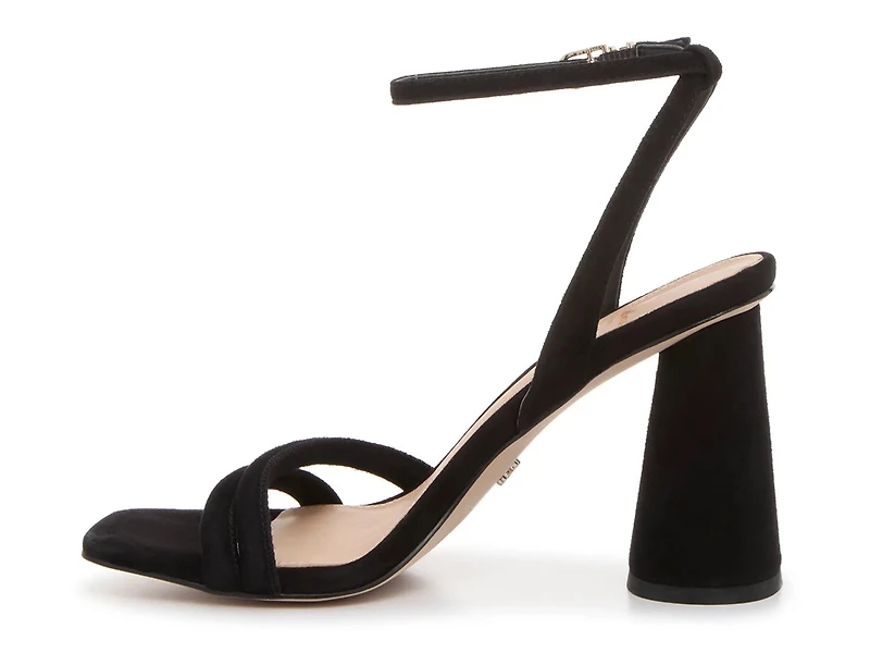 Kia Sandal