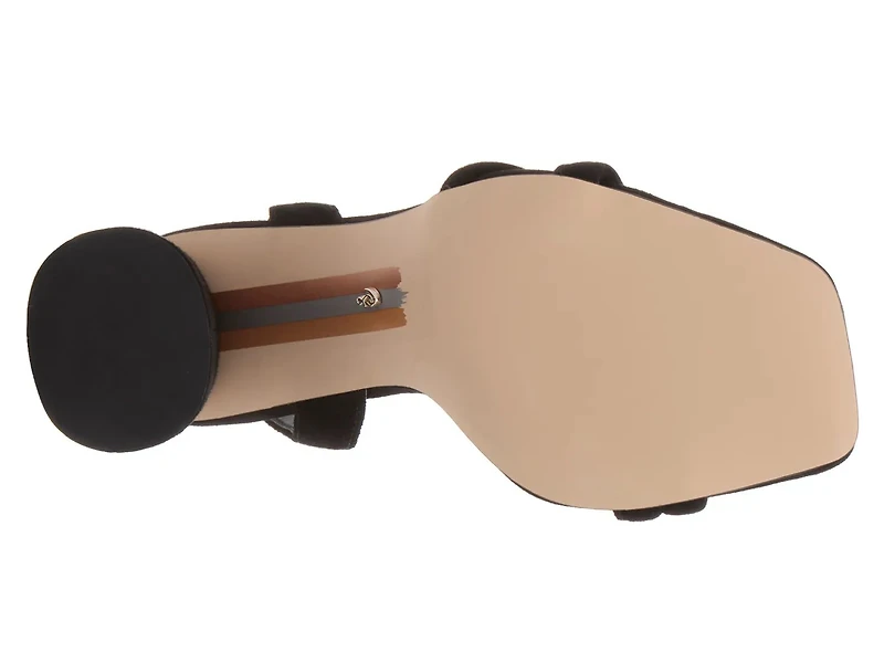 Kia Sandal