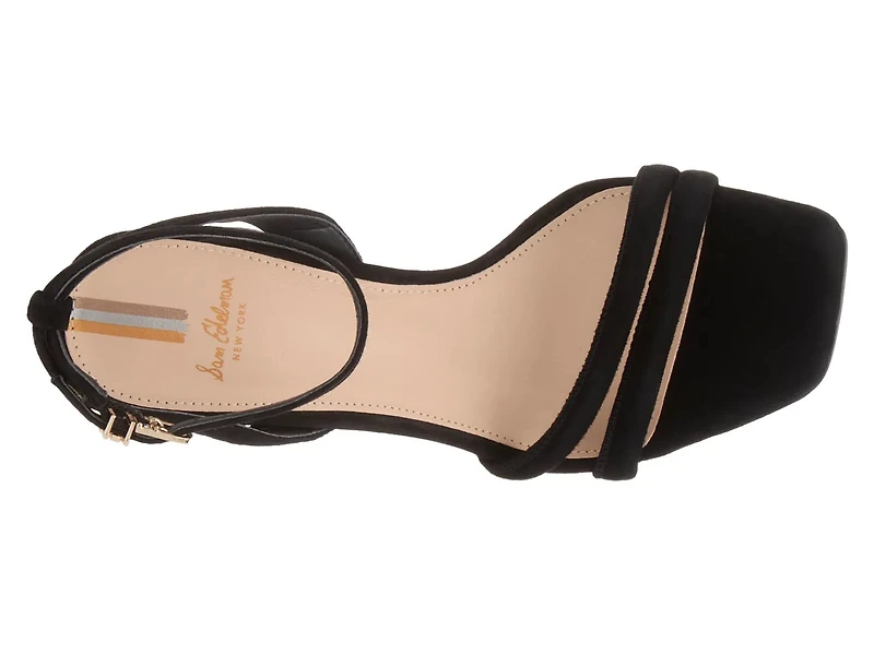 Kia Sandal