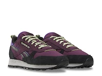 Classic Leather Sneaker