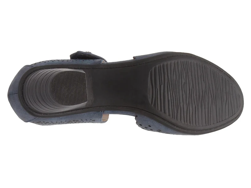 Footloose Pump