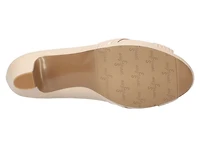 Lavish Pump
