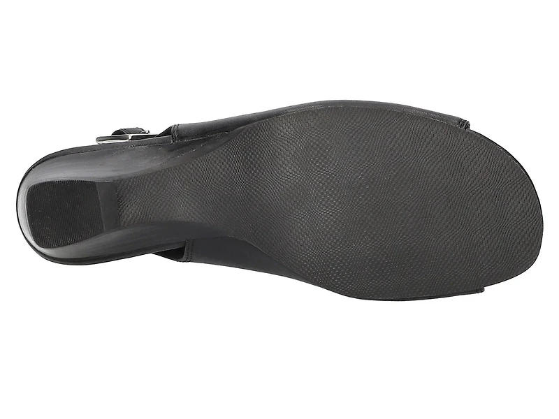 Yakira Sandal