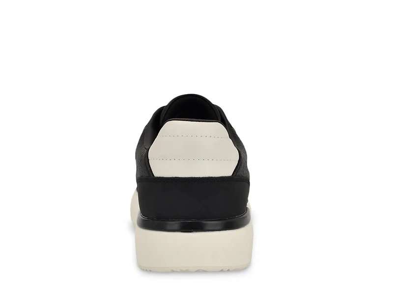 Blayton Sneaker