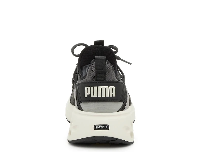 Softride Frequence Street Sneaker