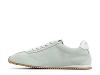 Carefree Sneaker