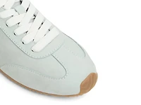 Carefree Sneaker