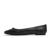Corinthie Flat