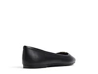 Corinthie Flat