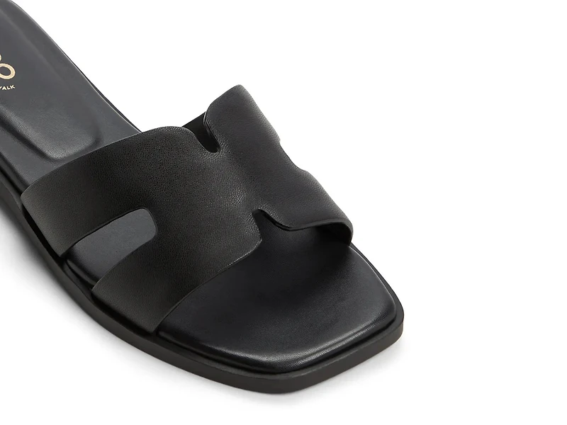 Its Sandal