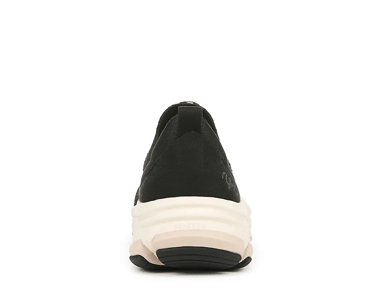 Devotion Max Knit Slip-On Sneaker