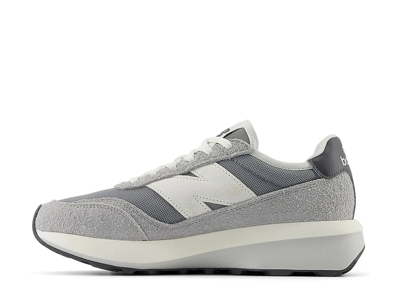 370 Sneaker