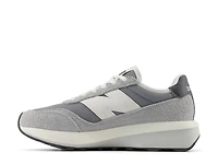 370 Sneaker