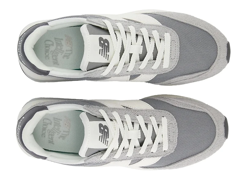 370 Sneaker