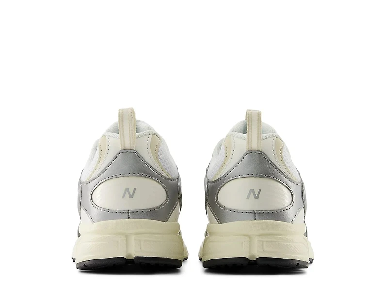 408 Sneaker
