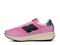 370 Sneaker