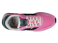 370 Sneaker