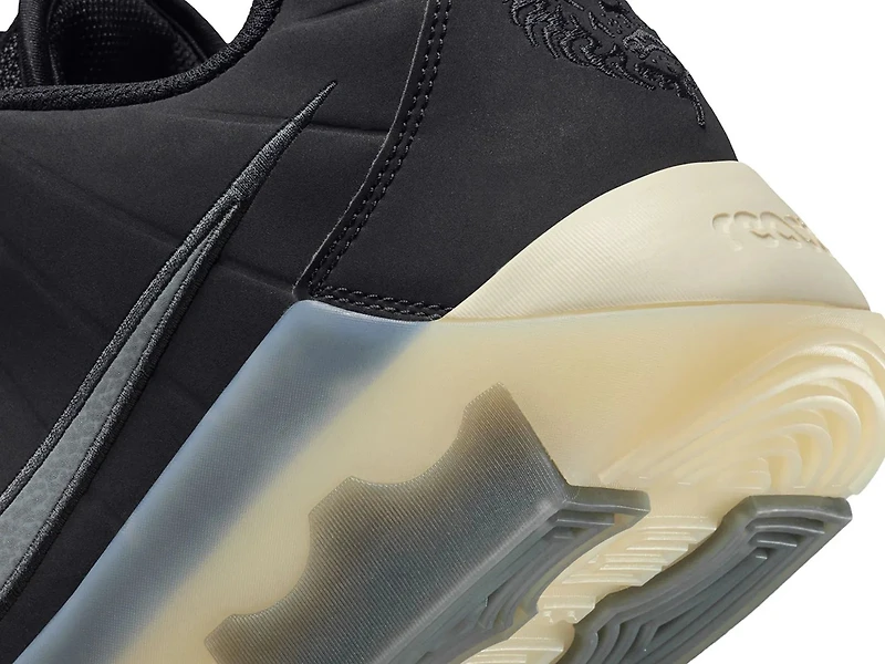 LeBron Witness 9 Basketball Shoe