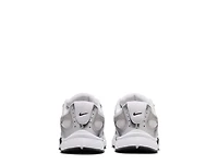 V5 RNR Sneaker