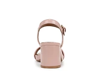 Izzy Sandal