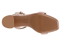 Izzy Sandal