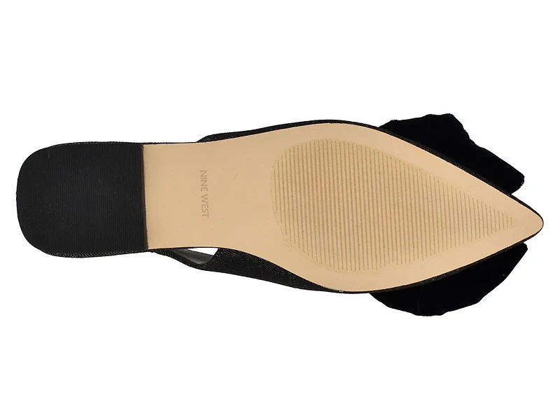 Junnie Flat