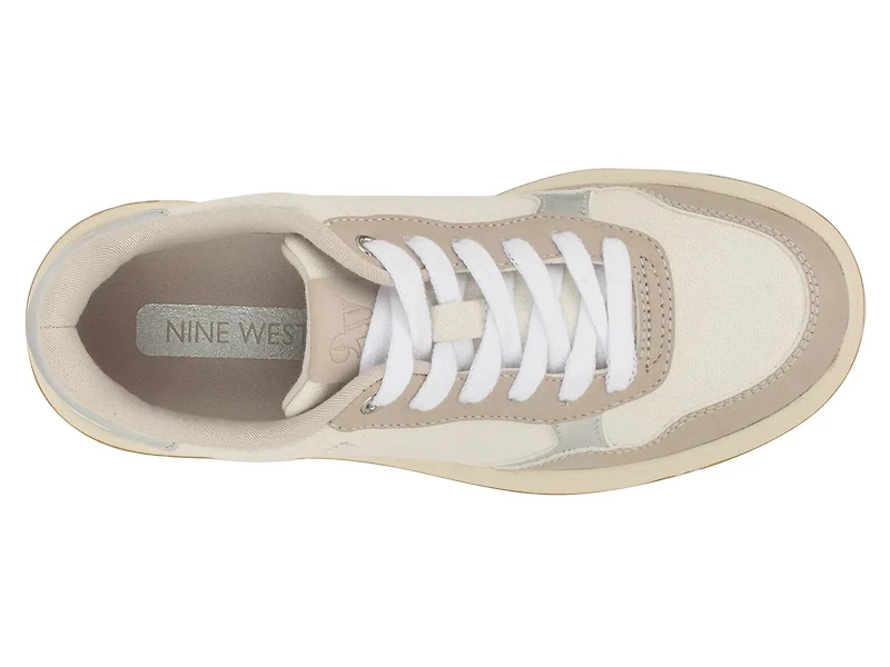 Nenya Sneaker