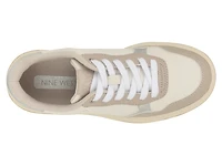 Nenya Sneaker
