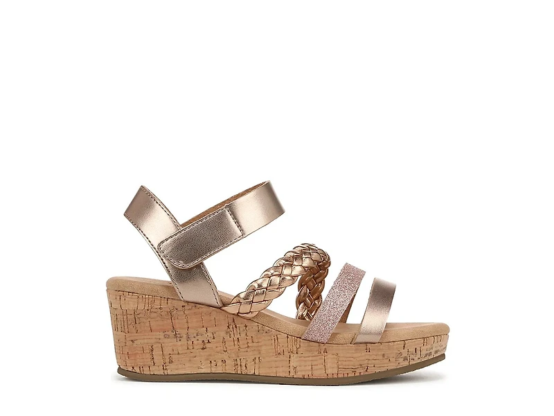 Lovely Wedge Sandal