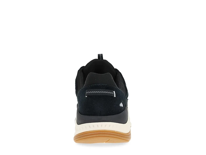 Poppy Walking Sneaker