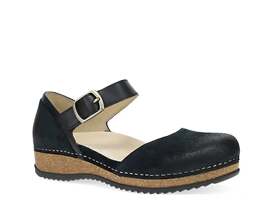 Mae Sandal
