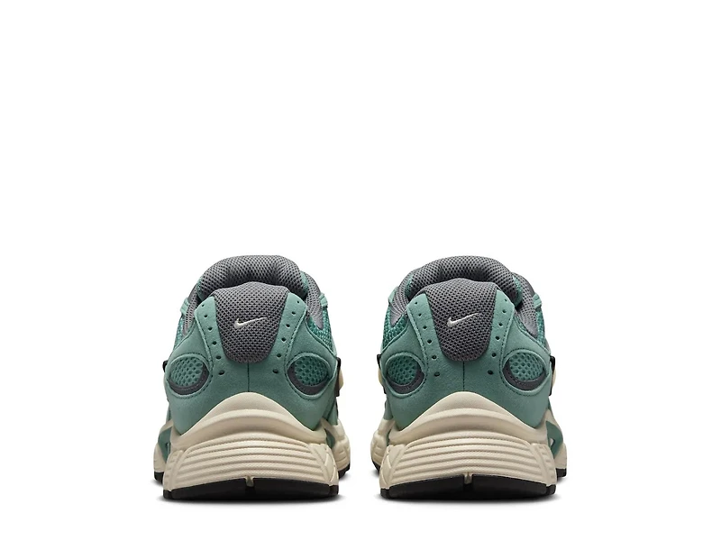 V5 RNR Sneaker