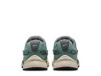V5 RNR Sneaker