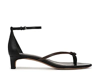 Siri Sandal