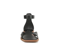 Elisa Sandal