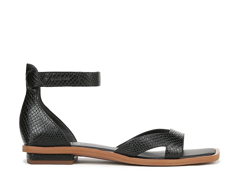 Elisa Sandal