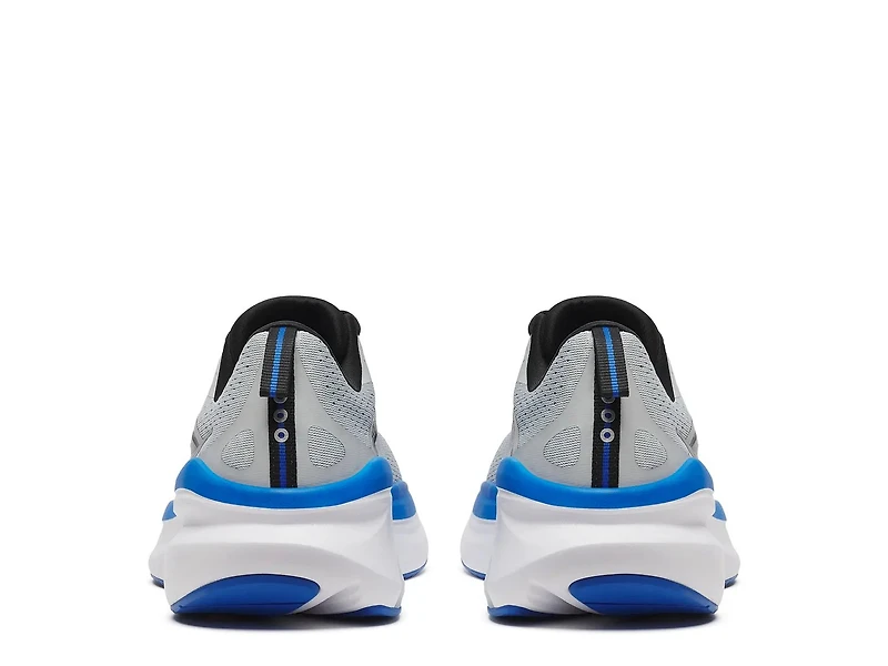 Omni 22 Running Shoe