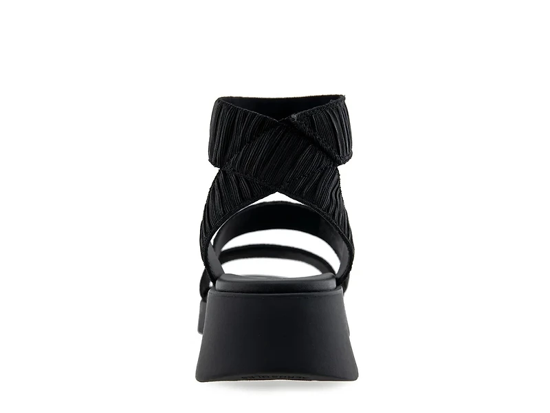 Fiona Sandal