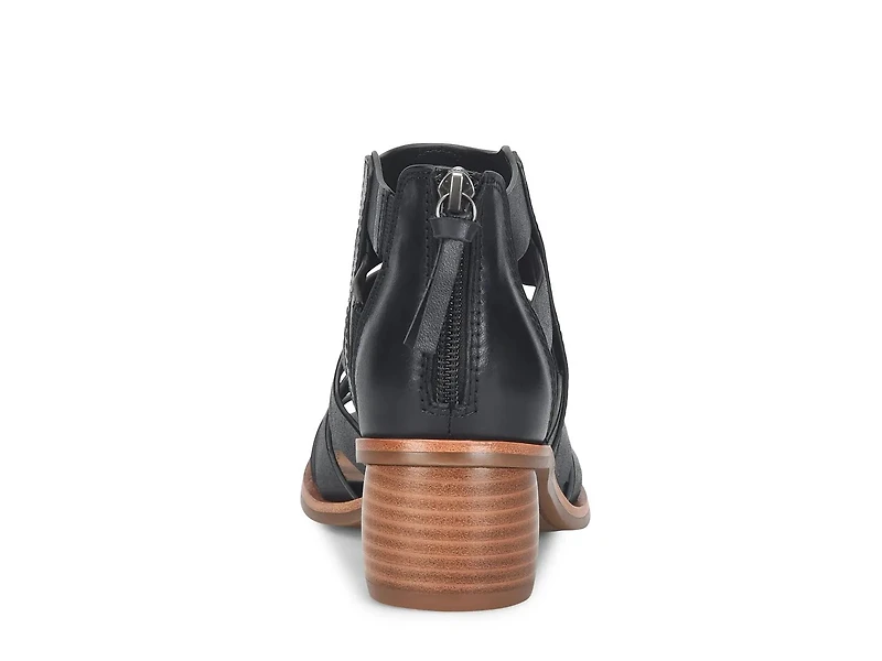 Carmen Sandal