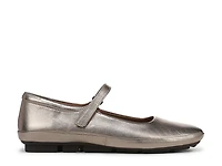 Behold Mary Jane Flat