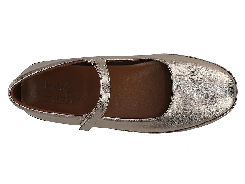 Behold Mary Jane Flat